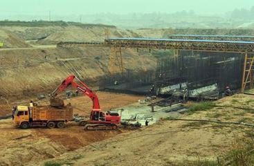 ���̰���