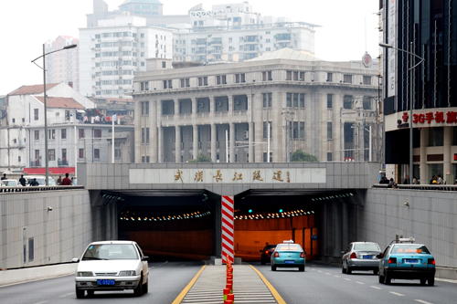 ���̰���